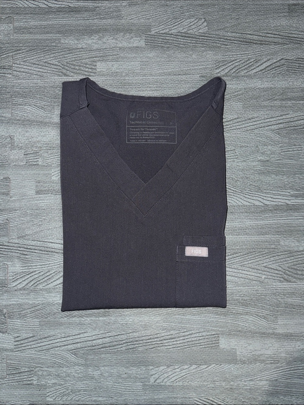 FIGS Men's V-Neck Shirt in Charcoal
